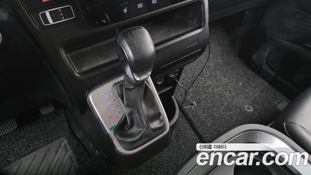 Hyundai Staria 2021 — Şəkil 9/20