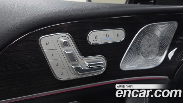 Mercedes-Benz GLE-Class 2023 — ფოტო 13/20