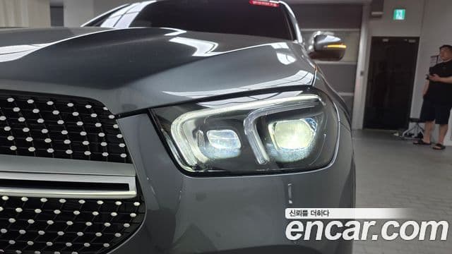 Mercedes-Benz GLE-Class 2023 — Photo 31/32