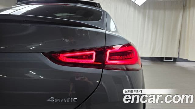 Mercedes-Benz GLE-Class 2023 — Photo 9/32