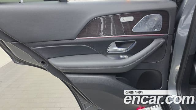 Mercedes-Benz GLE-Class 2023 — Photo 23/32