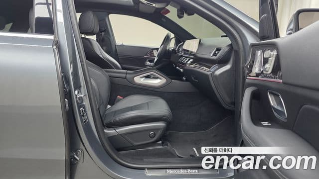 Mercedes-Benz GLE-Class 2023 — Photo 4/32