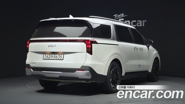 Kia Carnival 2024 — Şəkil 2/20