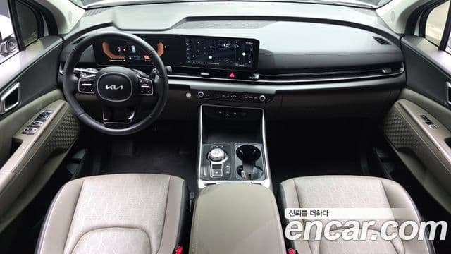 Kia Carnival 2024 — Şəkil 7/20