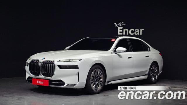 BMW 7 Series 2022 — ფოტო 1/20