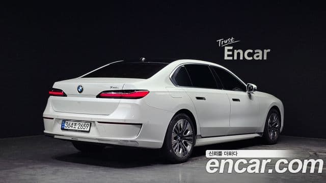 BMW 7 Series 2022 — ფოტო 2/20