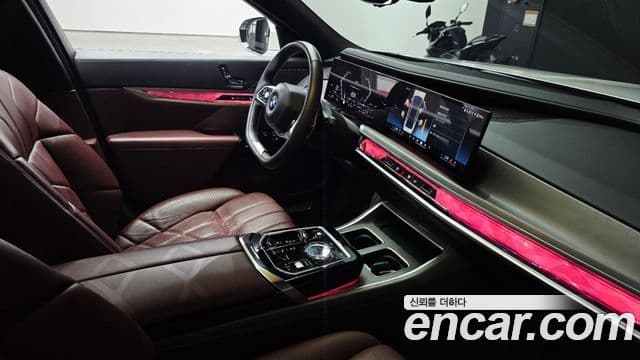 BMW 7 Series 2022 — ფოტო 20/20