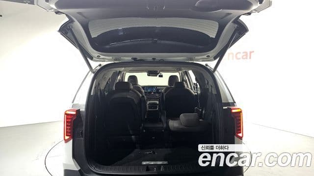 Kia Carnival 2024 — ფოტო 16/20
