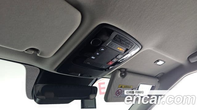 Kia Carnival 2024 — ფოტო 17/20