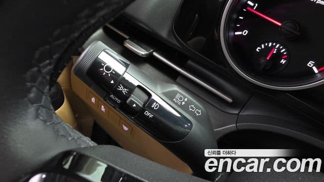 Kia Carnival 2021 — фото 20 из 20