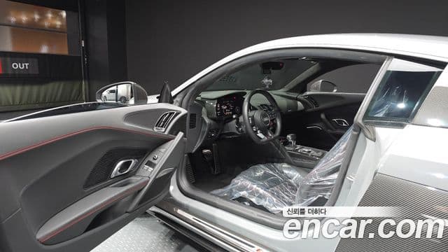 Audi R8 2021 — Şəkil 9/20