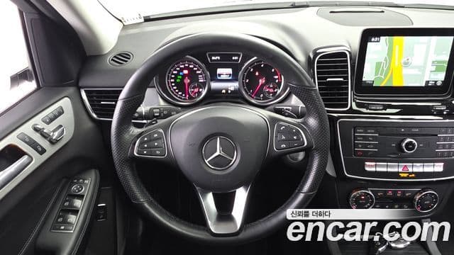Mercedes-Benz GLE-Class 2018 — Фото 13/20