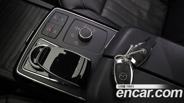Mercedes-Benz GLE-Class 2018 — Фото 16/20