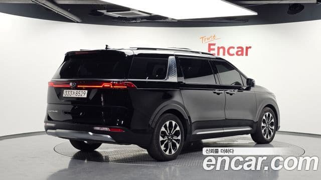 Kia Carnival 2021 — Фото 2/20