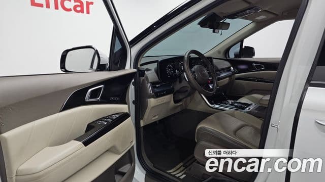 Kia Carnival 2022 — ფოტო 8/20