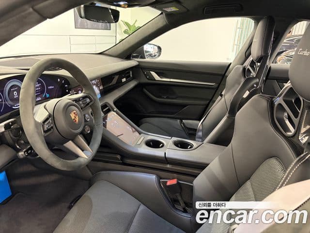 Porsche Taycan 2025 — ფოტო 9/19