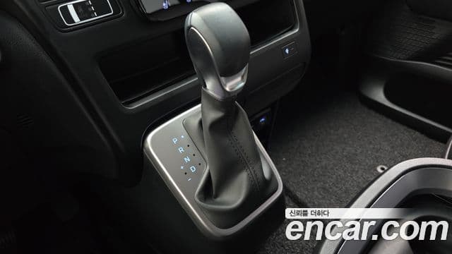 Hyundai Staria 2025 — Фото 9/20