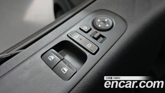 Hyundai Staria 2025 — Фото 14/20