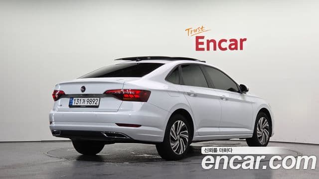 Volkswagen Jetta 2021 — Şəkil 1/20