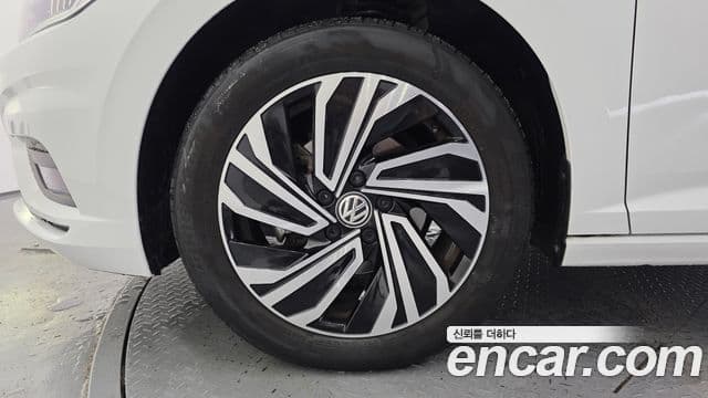 Volkswagen Jetta 2021 — Şəkil 4/20