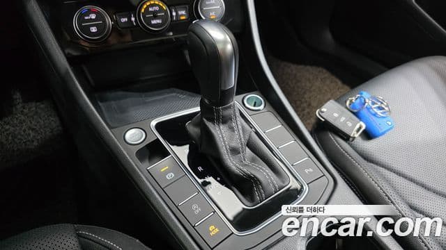 Volkswagen Jetta 2021 — Şəkil 8/20