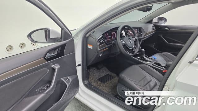 Volkswagen Jetta 2021 — Şəkil 11/20