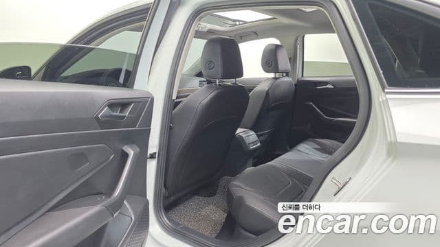 Volkswagen Jetta 2021 — Şəkil 16/20