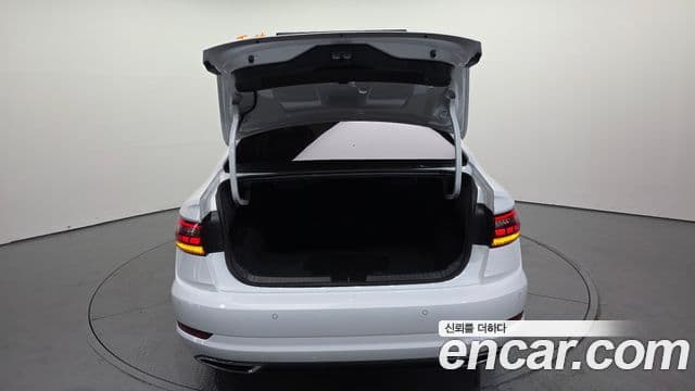 Volkswagen Jetta 2021 — Şəkil 19/20