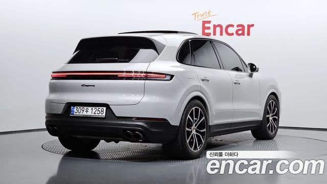Porsche Cayenne 2024 — ფოტო 2/20