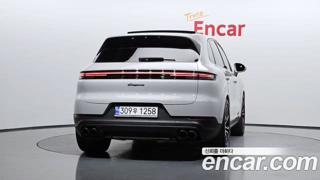 Porsche Cayenne 2024 — ფოტო 4/20