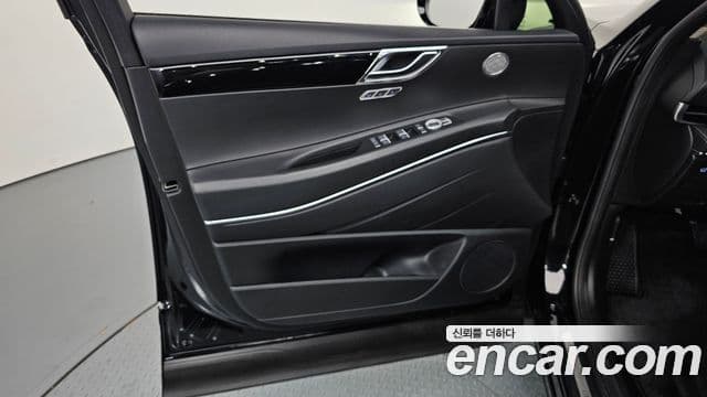 Genesis GV80 2023 — Photo 14/31