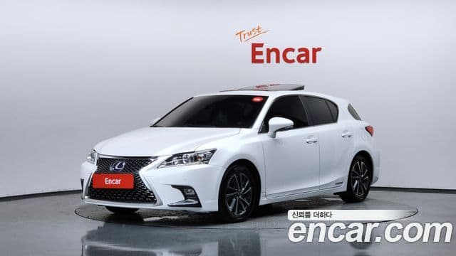 Lexus CT200h 2018 — Фото 1/20