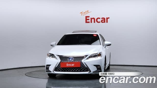 Lexus CT200h 2018 — Фото 3/20