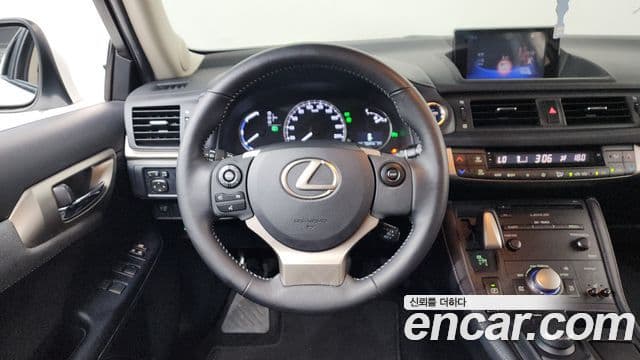 Lexus CT200h 2018 — Фото 13/20