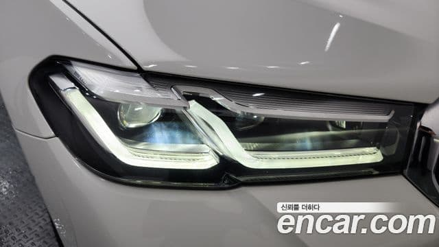 BMW 5 Series 2021 — Şəkil 2/35