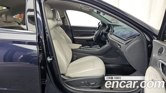 Hyundai Sonata 2021 — ფოტო 11/20