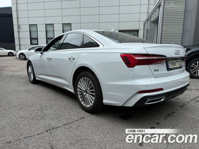 Audi A6 2021 — ფოტო 1/17