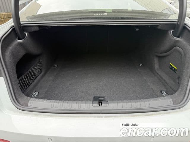 Audi A6 2021 — ფოტო 15/17