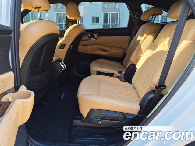 Kia Sorento 2023 — Photo 4/20