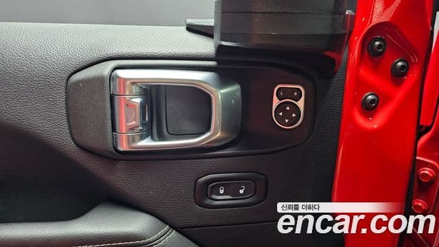 Jeep Wrangler 2021 — Photo 23/30