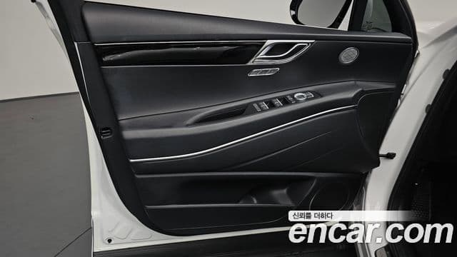 Genesis GV80 2024 — Photo 16/34