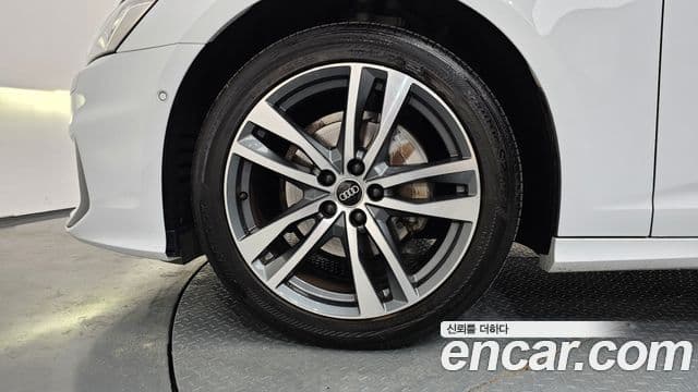 Audi A6 2021 — Photo 25/35