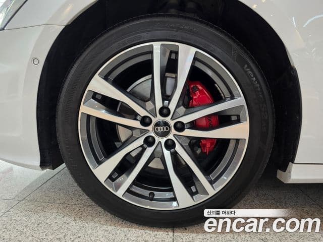 Audi A6 2022 — Şəkil 16/20