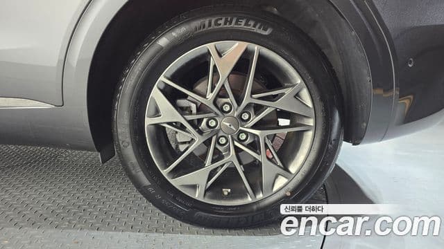 Genesis GV70 2021 — Photo 21/32