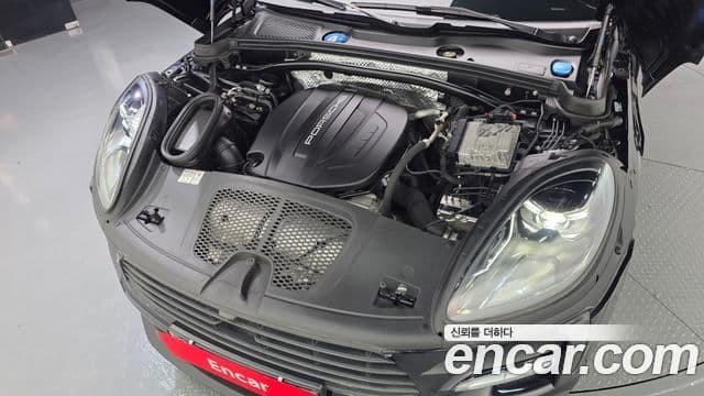 Porsche Macan 2019 — Photo 18/30