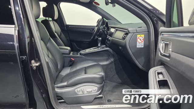 Porsche Macan 2019 — Photo 24/30