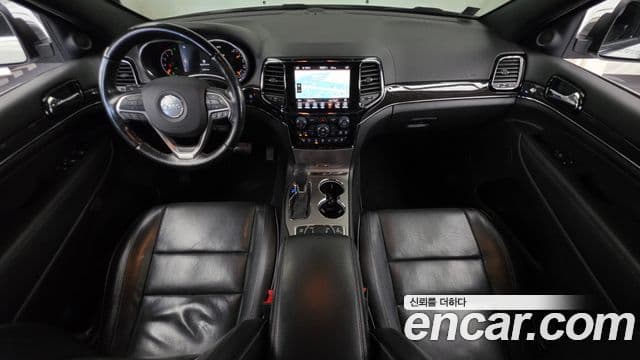 Jeep Grand Cherokee 2019 — Şəkil 32/34