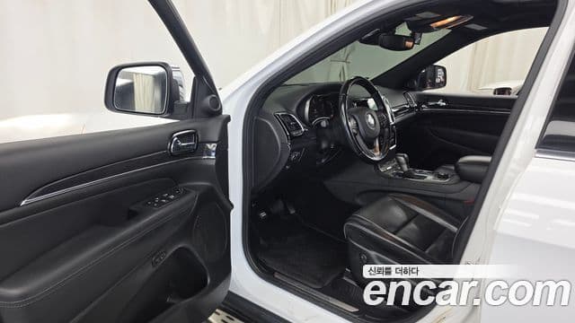 Jeep Grand Cherokee 2019 — Şəkil 6/34