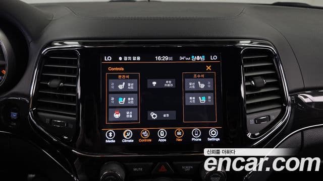 Jeep Grand Cherokee 2019 — Şəkil 19/34