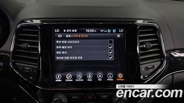 Jeep Grand Cherokee 2019 — Şəkil 27/34